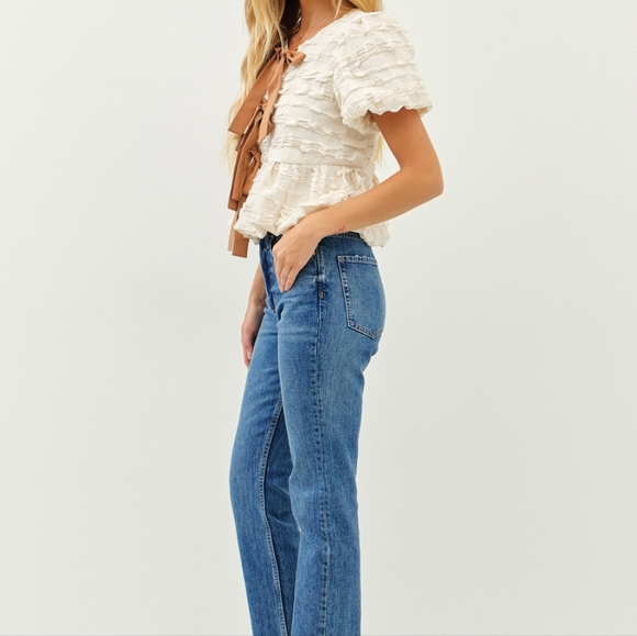 Bubble Babydoll Blouse with Textured Fabric and Contrast Bow - Picture 8 of 16